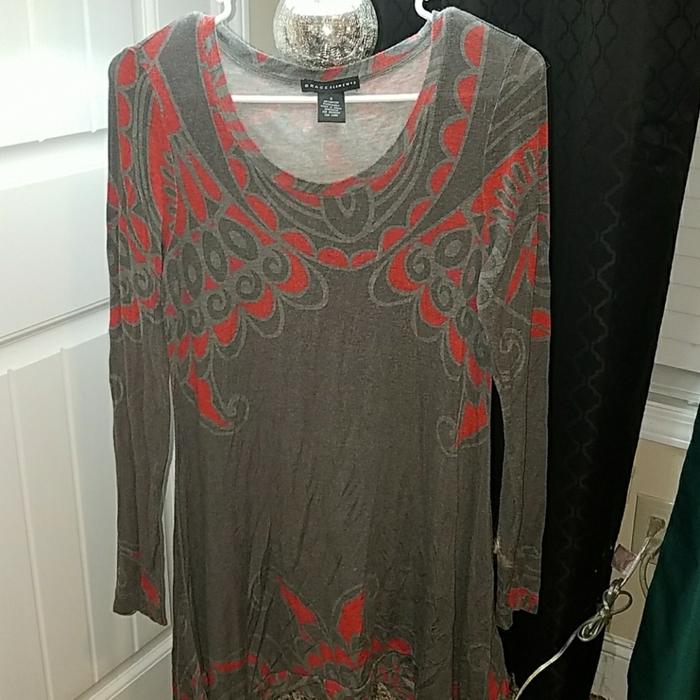 🦄 Long Grey & Red Patterned Dress Shirt - Picture 2 of 4